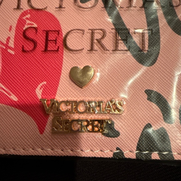 Victoria’s Secret Key Chain Card Holder/Mini Wallet - Picture 2 of 6